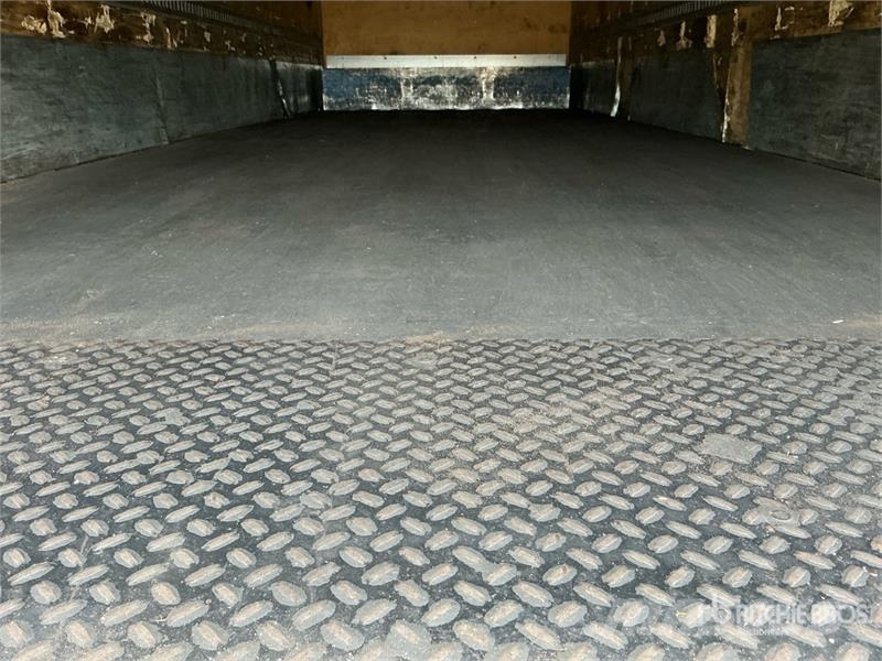 Freightliner M2 106 6x4 Van Truck Camiones caja cerrada