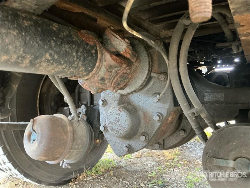 Freightliner M2 106 6x4 Van Truck Camiones caja cerrada