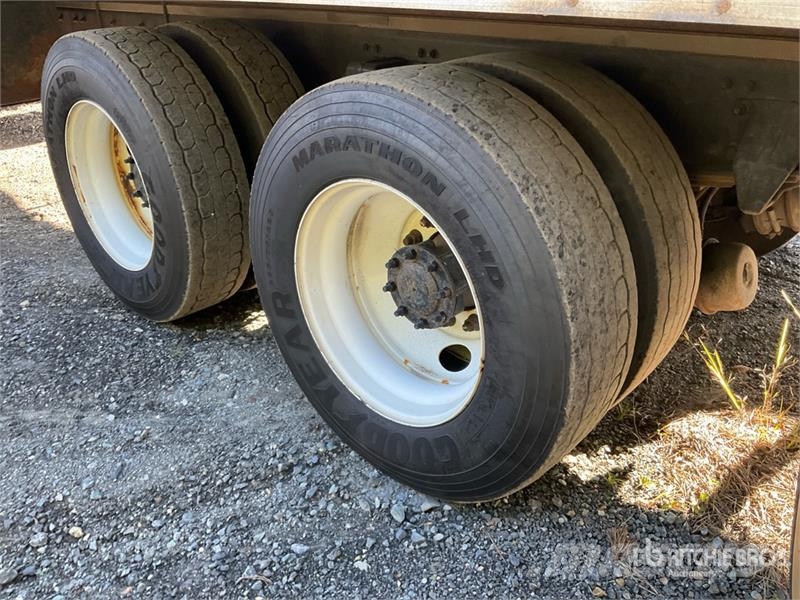 Freightliner M2 106 6x4 Van Truck Sanduk kamioni