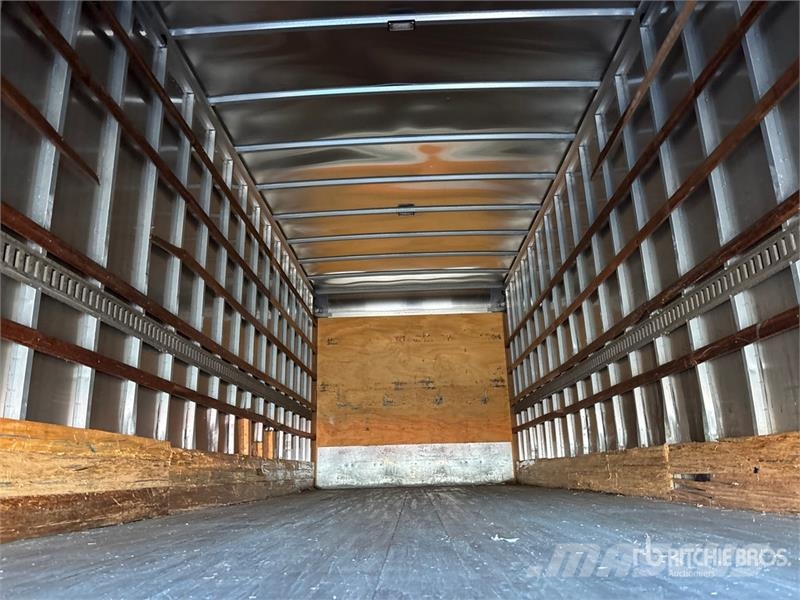 Freightliner M2 106 6x2 Van Truck Tovornjaki zabojniki