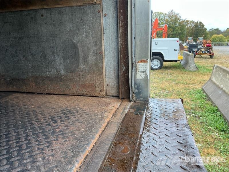 Freightliner M2 106 6x4 Van Truck Camiones caja cerrada
