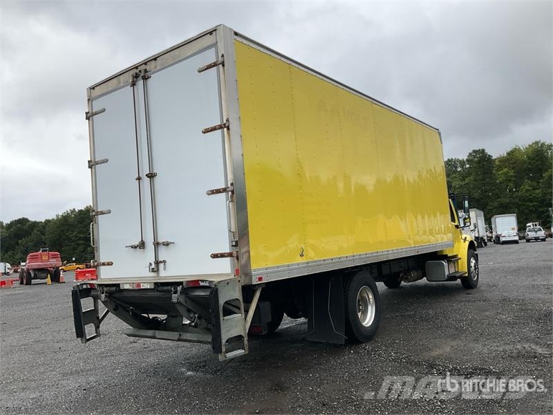 Freightliner M2 106 Van Truck Sanduk kamioni