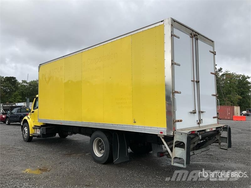 Freightliner M2 106 Van Truck Sanduk kamioni