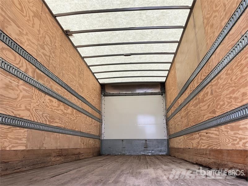 Freightliner M2 106 Van Truck Sanduk kamioni