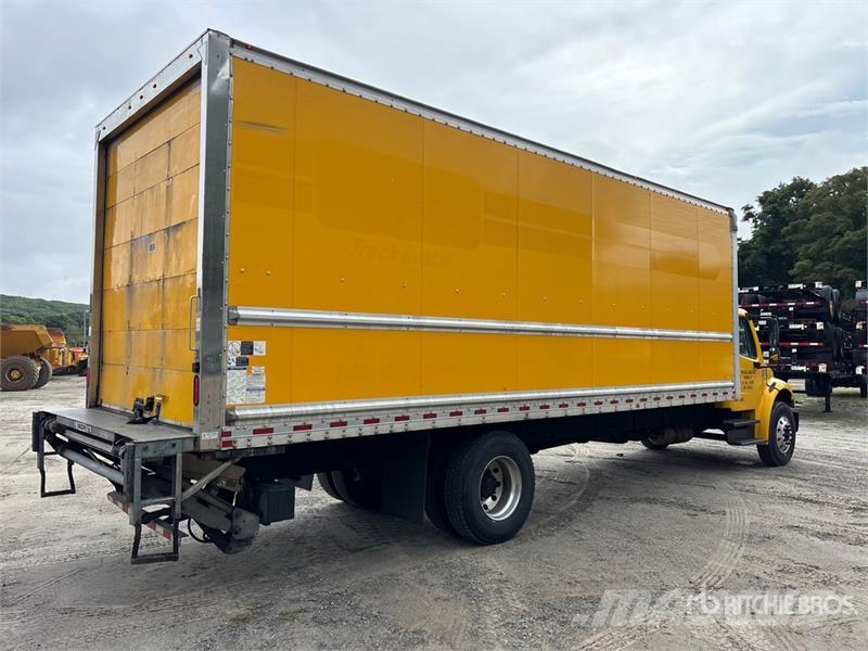 Freightliner M2 112 Kapali kasa kamyonlar