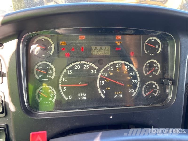 Freightliner M2 4x2 Refrigerated Truck (Inoperable) Hűtős