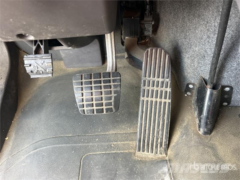 Freightliner M2106 4x2 Van Truck Skriňová nadstavba