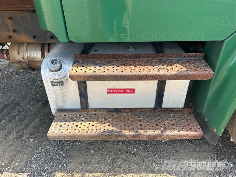 Freightliner M2106 4x2 Van Truck Skriňová nadstavba