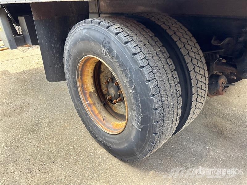Freightliner M2106 4x2 Van Truck (Inoperable) Фургони