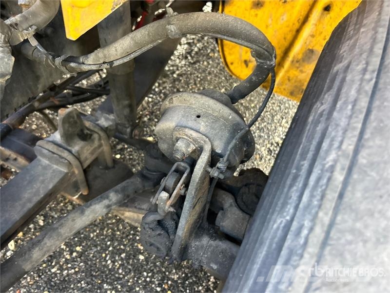 Freightliner M2106 4x2 Van Truck (Inoperable) Sanduk kamioni