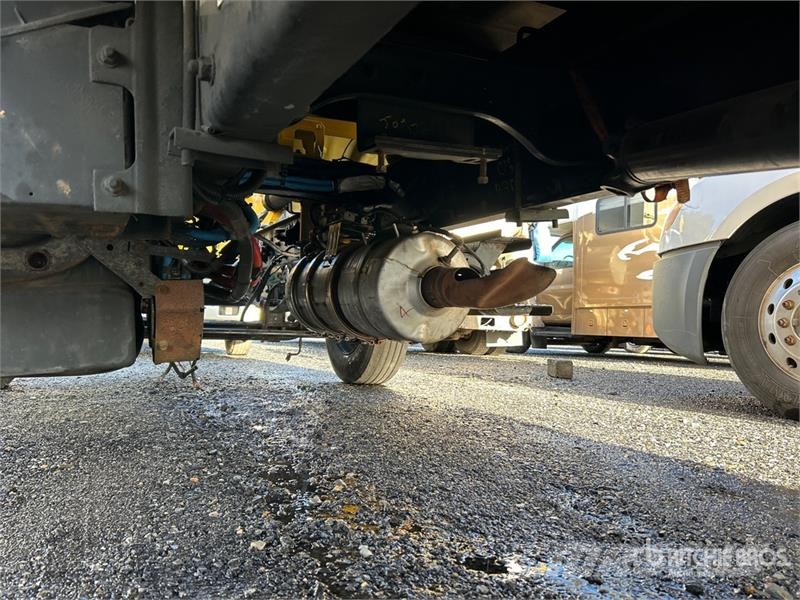 Freightliner M2106 4x2 Van Truck (Inoperable) Sanduk kamioni