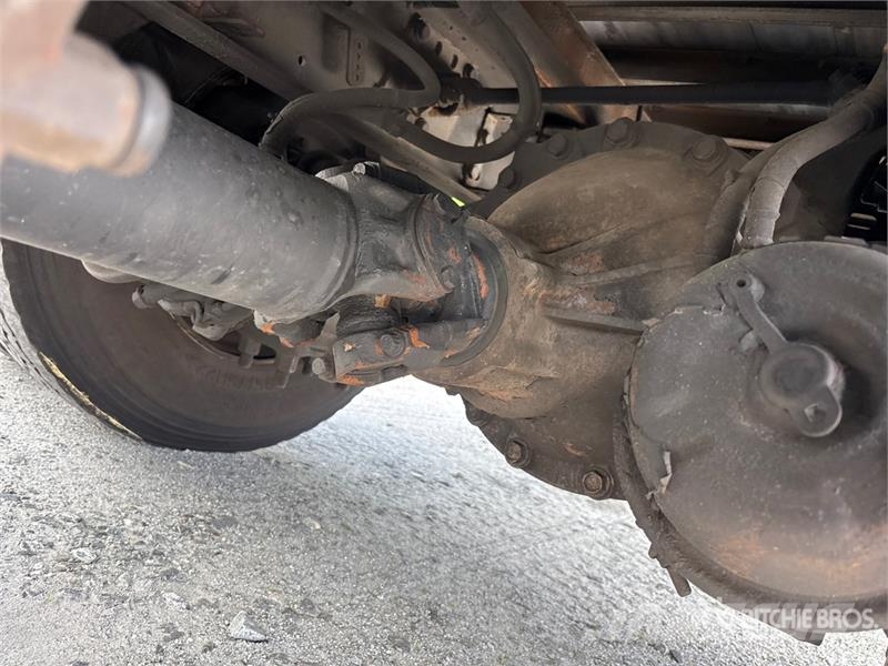 Freightliner M2106 4x2 Van Truck Camiones con caja de remolque