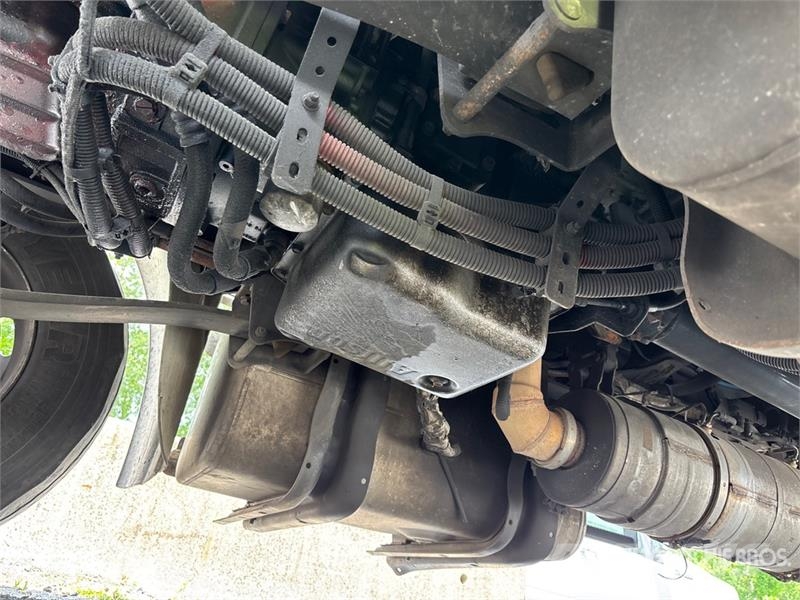 Freightliner M2106 4x2 Van Truck Camiones con caja de remolque