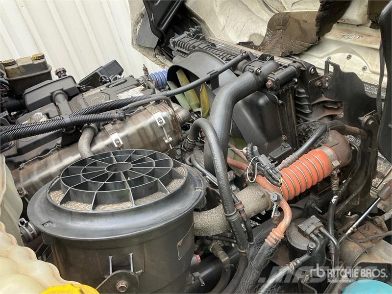Freightliner M2106 4x2 Van Truck (Inoperable) شاحنات ذات هيكل صندوقي