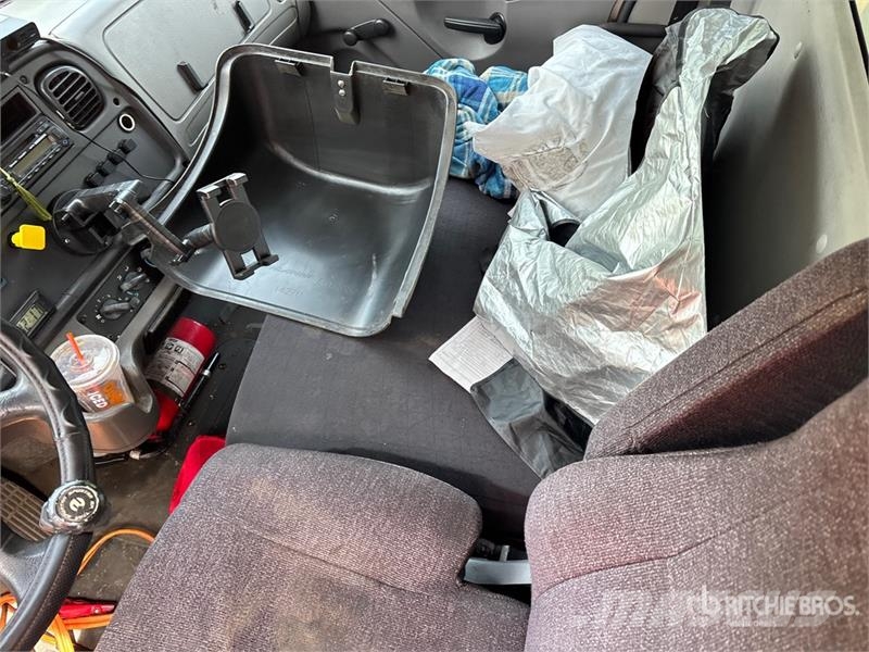 Freightliner M2106 4x2 Van Truck (Inoperable) Фургони