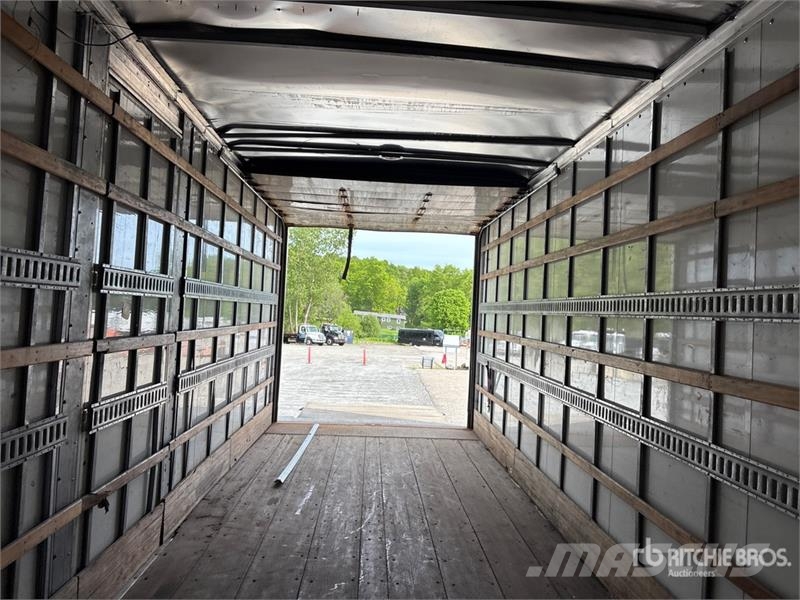 Freightliner M2106 4x2 Van Truck Фургони
