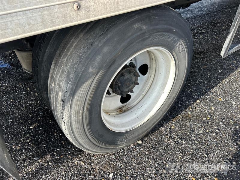 Freightliner M2106 4x2 Van Truck (Inoperable) Sanduk kamioni