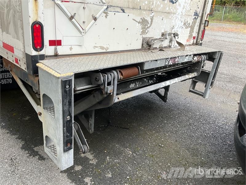Freightliner M2106 4x2 Van Truck (Inoperable) شاحنات ذات هيكل صندوقي
