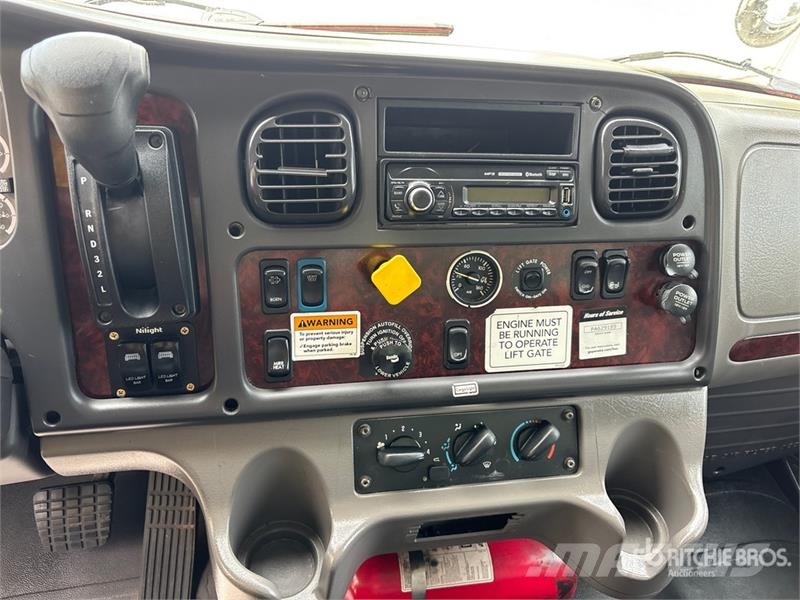 Freightliner M2106 4x2 Van Truck Box body trucks