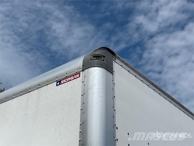 Freightliner M2106 4x2 Van Truck Camiones con caja de remolque