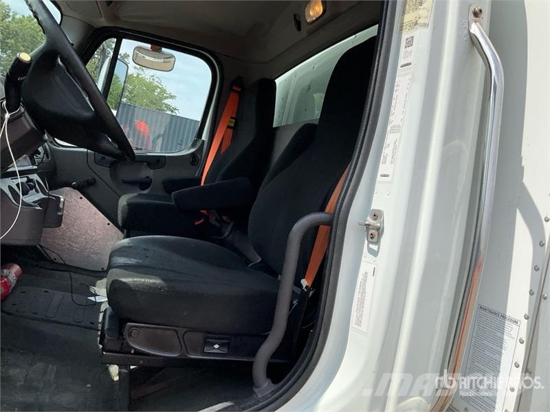 Freightliner M2106 4x2 Van Truck Furgons