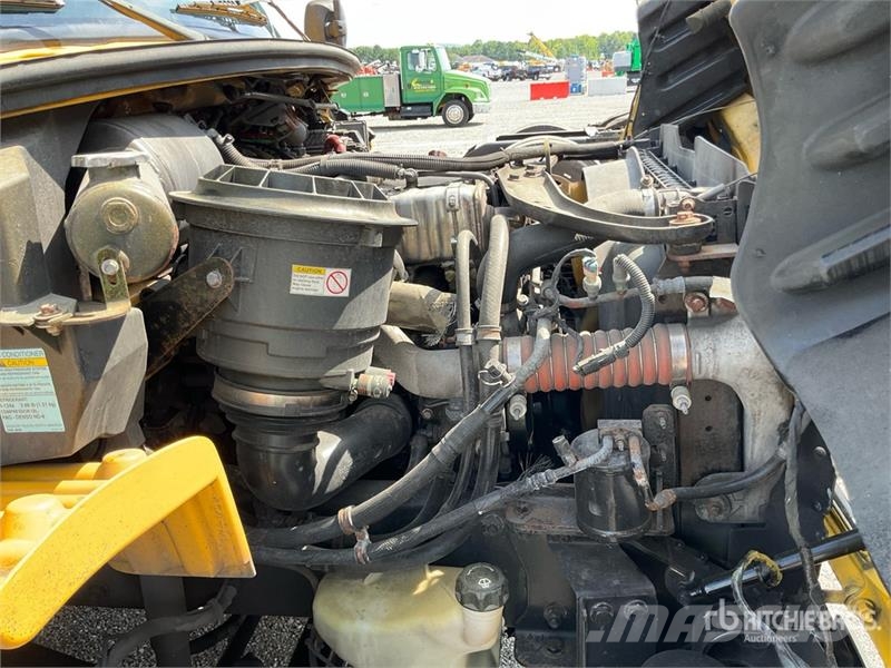 Freightliner M2106 4x2 Van Truck Camion cassonati