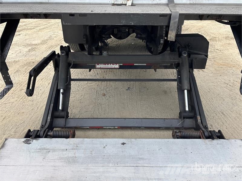 Freightliner M2106 4x2 Van Truck Camiones con caja de remolque