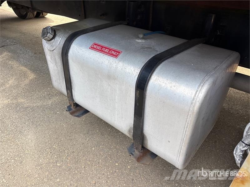 Freightliner M2106 4x2 Van Truck (Inoperable) Фургони