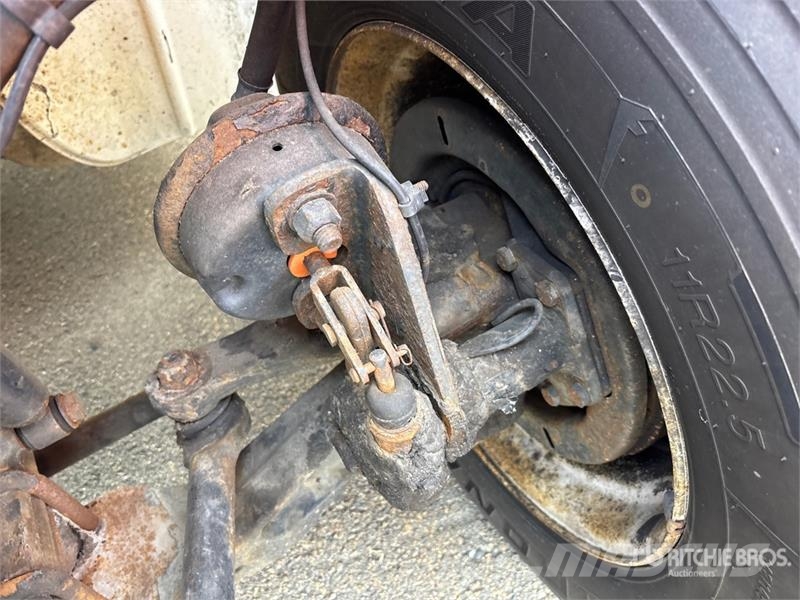 Freightliner M2106 4x2 Van Truck (Inoperable) Фургони