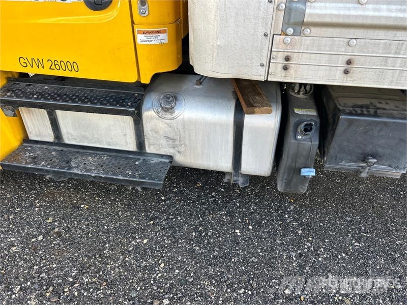Freightliner M2106 4x2 Van Truck (Inoperable) Sanduk kamioni