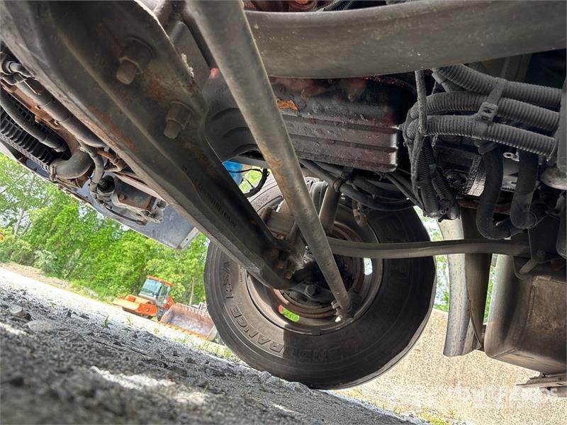Freightliner M2106 4x2 Van Truck Camiones con caja de remolque