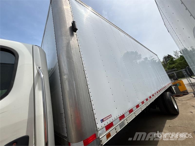 Freightliner M2106 4x2 Van Truck (Inoperable) Фургони