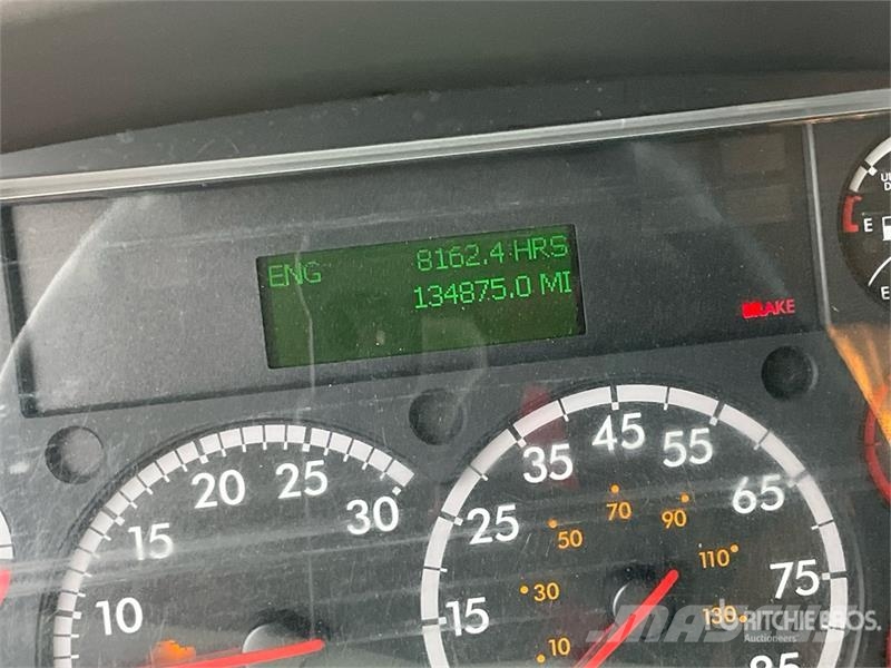 Freightliner M2106 4x2 Van Truck Furgons
