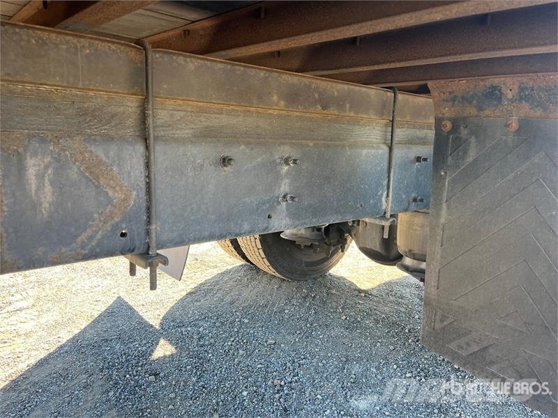Freightliner M2106 4x2 Van Truck Фургони