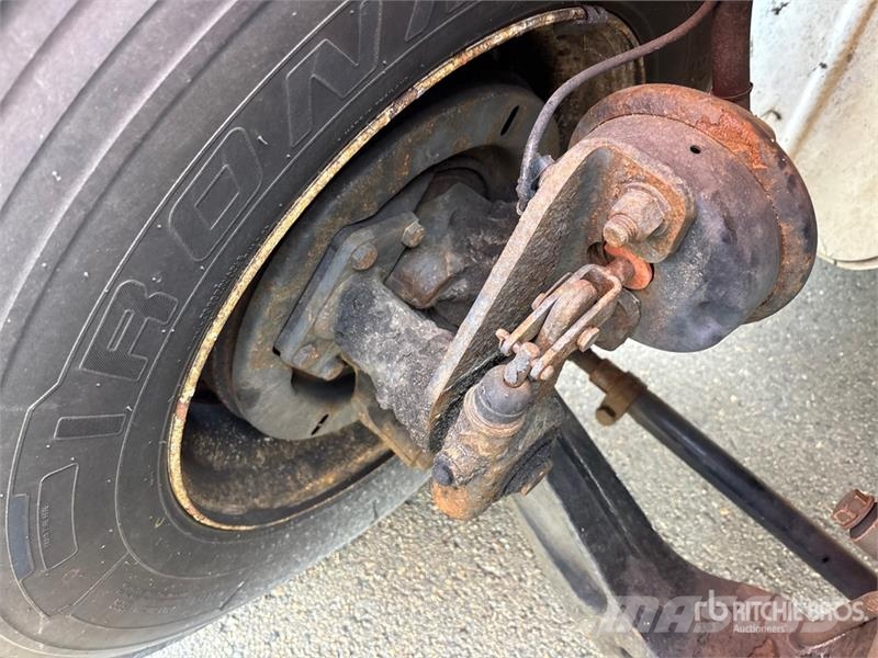 Freightliner M2106 4x2 Van Truck (Inoperable) Фургони