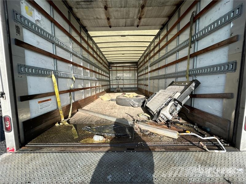 Freightliner M2106 4x2 Van Truck (Inoperable) Sanduk kamioni
