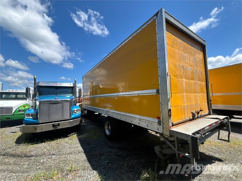 Freightliner M2106 4x2 Van Truck شاحنات ذات هيكل صندوقي