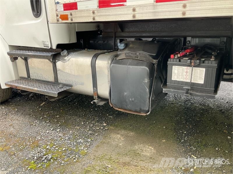 Freightliner M2106 4x2 Van Truck (Inoperable) شاحنات ذات هيكل صندوقي