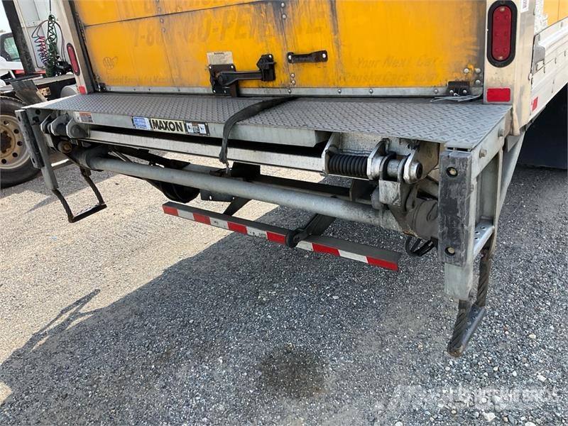 Freightliner M2106 4x2 Van Truck Camion cassonati