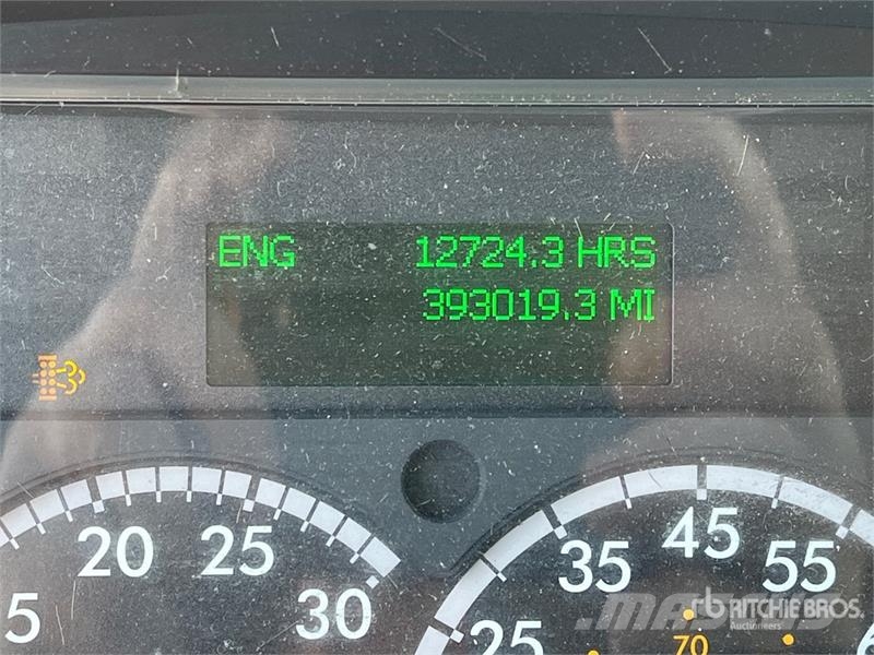 Freightliner M2106 4x2 Van Truck Skriňová nadstavba