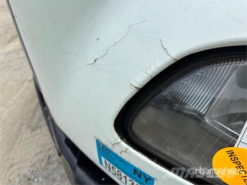Freightliner M2106 4x2 Van Truck Camiones con caja de remolque