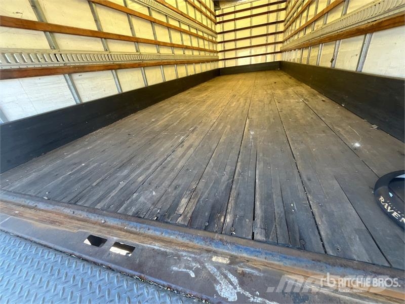 Freightliner M2106 4x2 Van Truck Фургони
