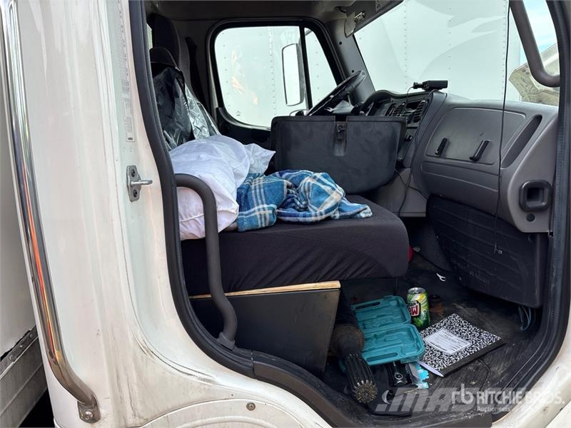 Freightliner M2106 4x2 Van Truck (Inoperable) Фургони