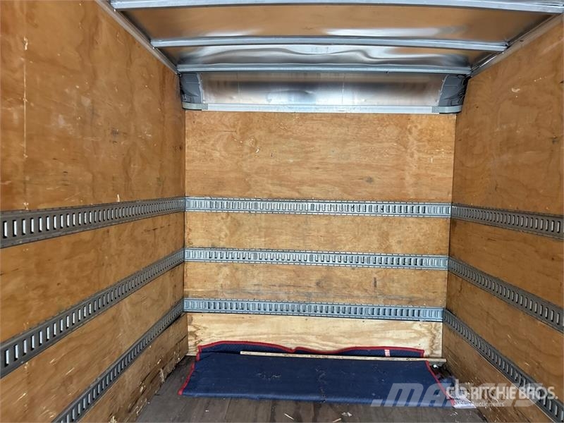 Freightliner M2106 4x2 Van Truck (Inoperable) Фургони