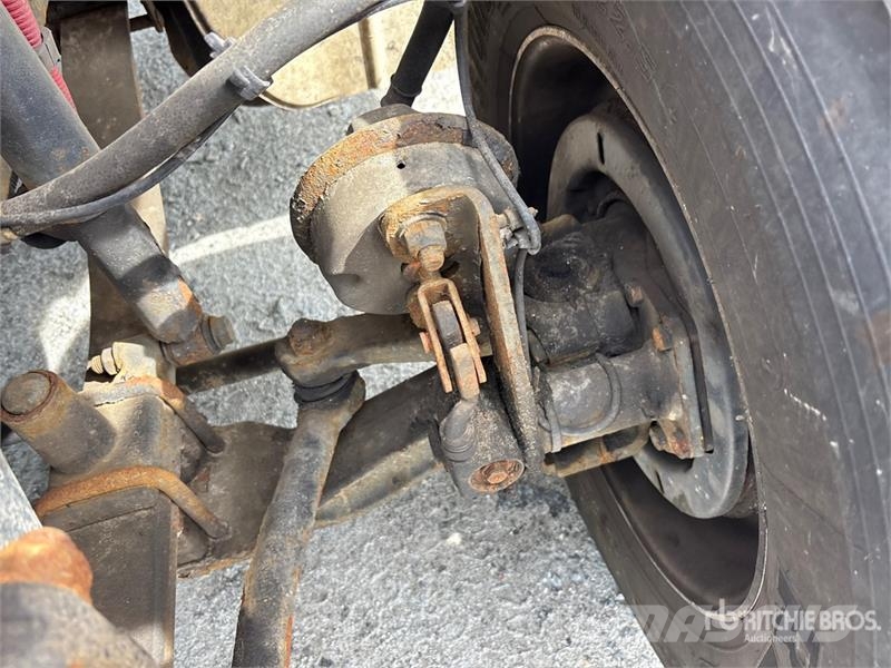 Freightliner M2106 4x2 Van Truck Фургони