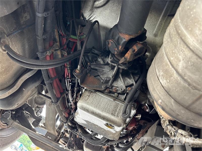 Freightliner M2106 4x2 Van Truck Camiones con caja de remolque