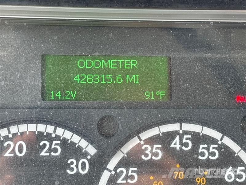 Freightliner M2106 4x2 Van Truck Camiones con caja de remolque