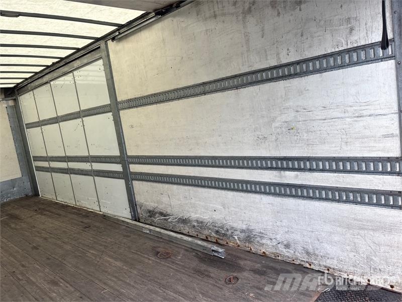 Freightliner M2106 4x2 Van Truck Camiones con caja de remolque