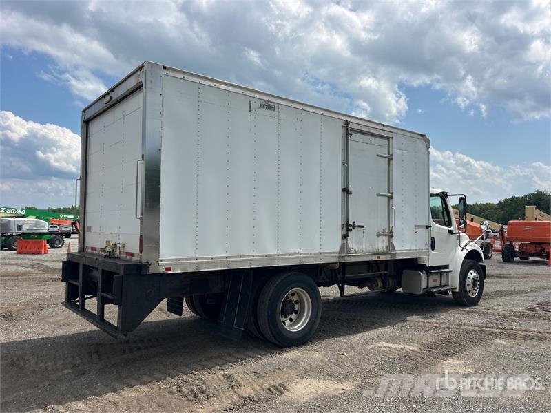 Freightliner M2106 4x2 Van Truck Skriňová nadstavba