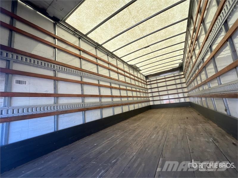 Freightliner M2106 4x2 Van Truck Фургони